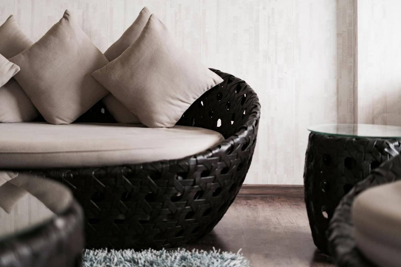 Отель The Panoramic Getaway Муннар Экстерьер фото A rattan chair
