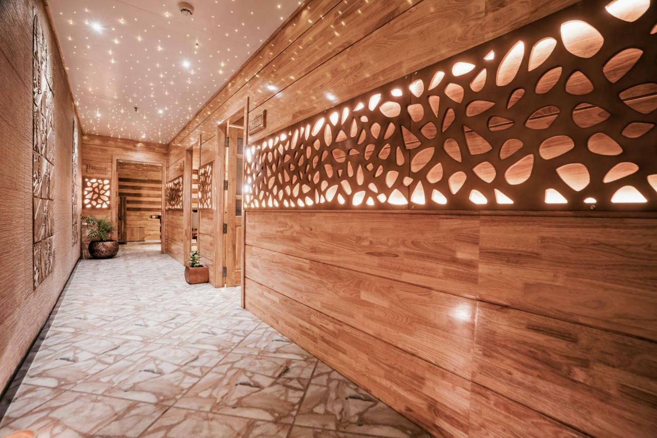 Отель The Panoramic Getaway Муннар Экстерьер фото The interior of the hotel